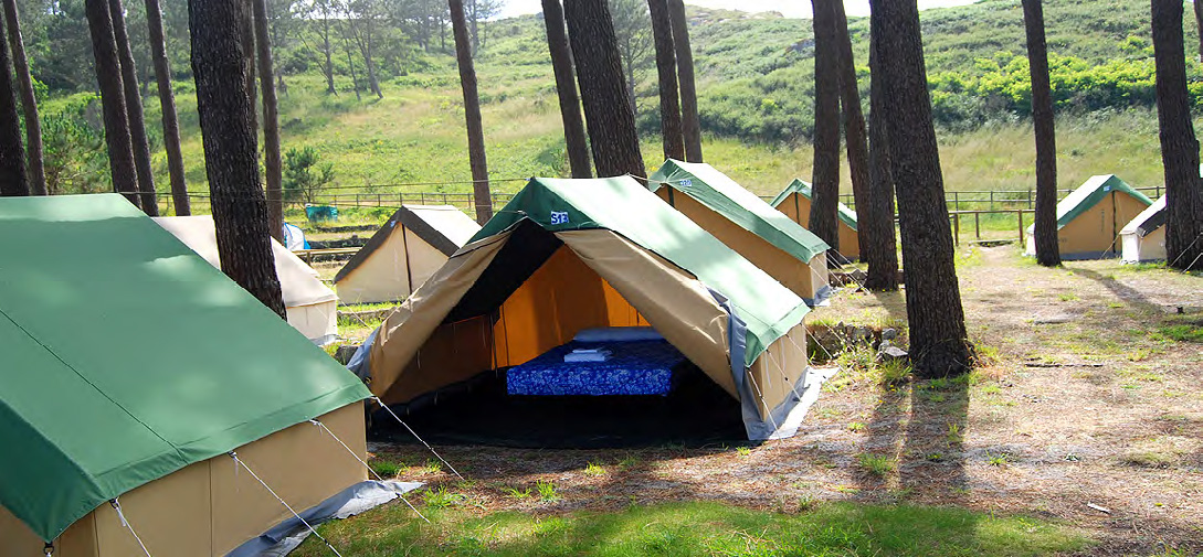 Fotografías del Camping de Cíes, situado en la isla do Faro.